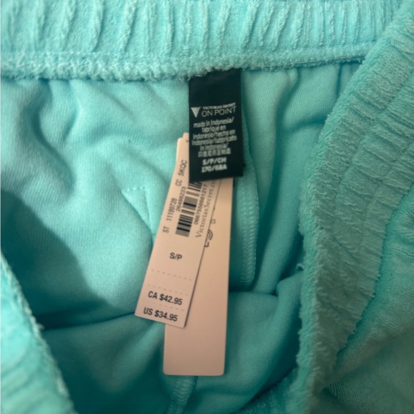 VICTORIA'S SECRET Point Terry Cloth Hoodie & Short Set - Picture 4 of 12